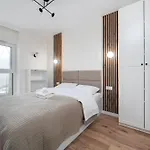 Apartment Srebrzynska Superior By Bookinghost *