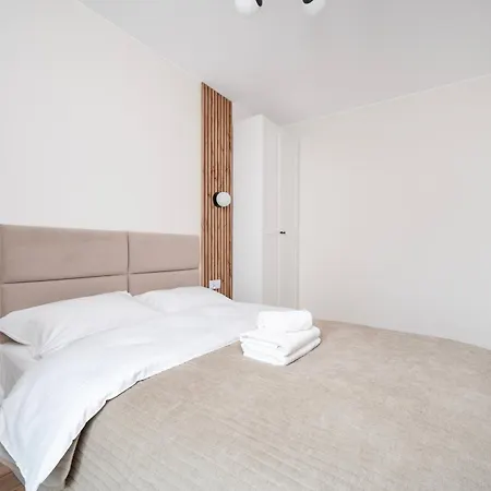 Srebrzynska Superior By Bookinghost Apartment Lodz