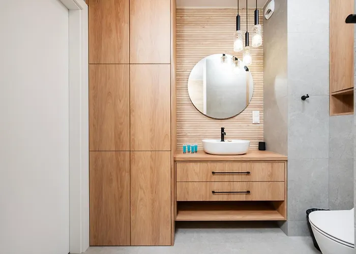 Srebrzyńska Superior By Bookinghost * Łódź