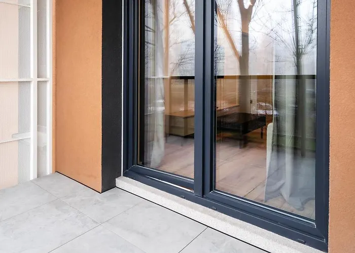 Srebrzyńska Superior By Bookinghost *